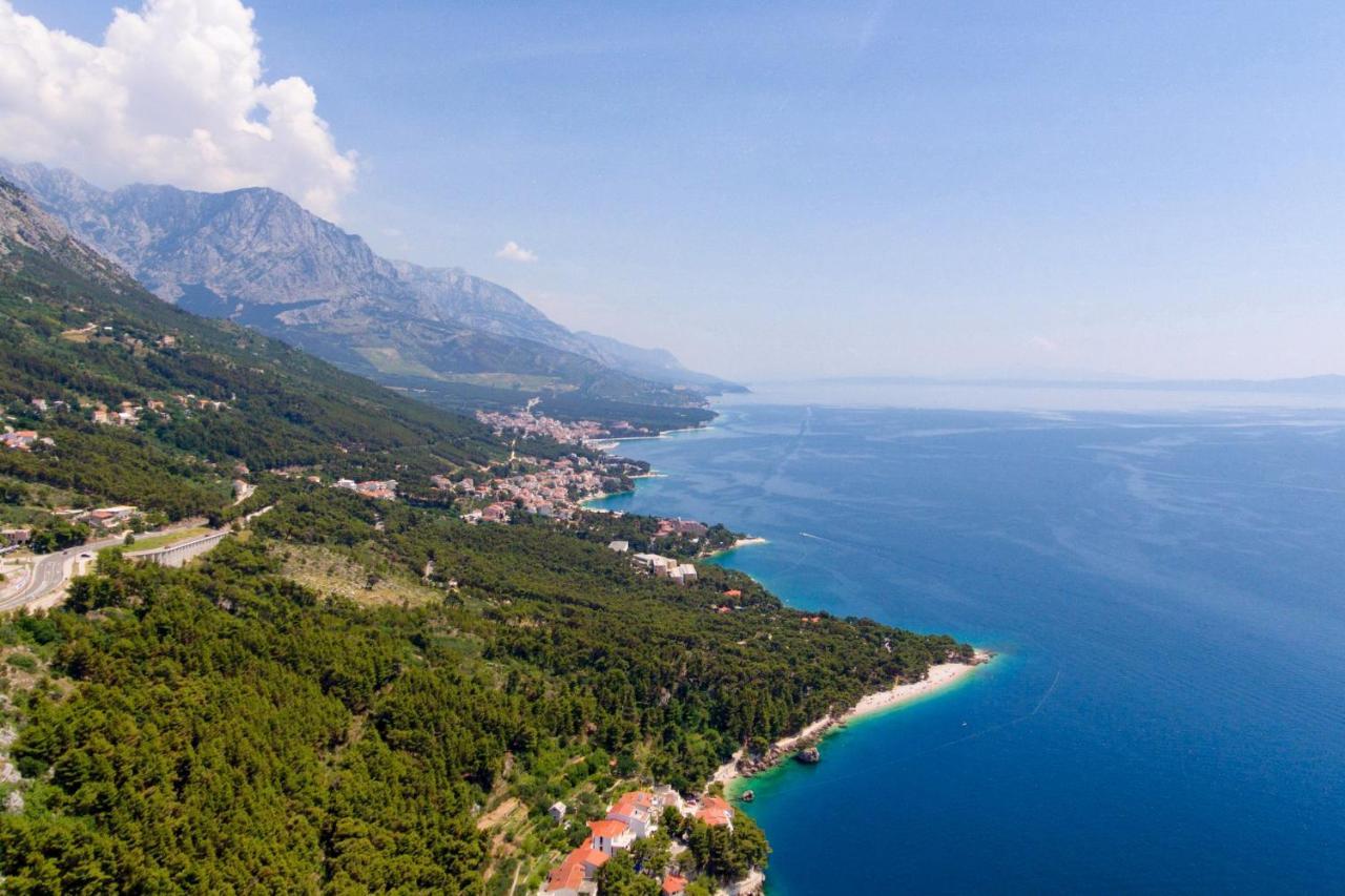 Apartments By The Sea Brela, Makarska - 11821 Eksteriør bilde