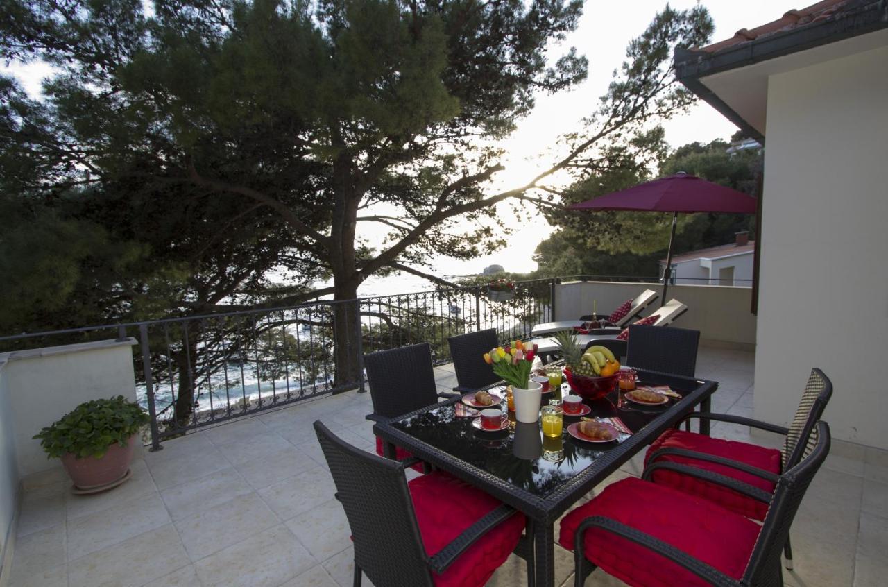 Apartments By The Sea Brela, Makarska - 11821 Eksteriør bilde